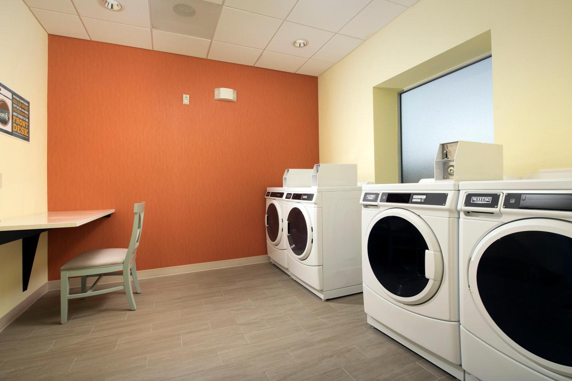 Home2 Suites By Hilton Denver International Airport Екстер'єр фото